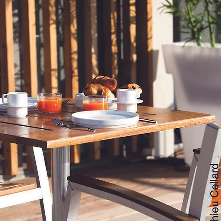 Adonis Dock Ouest Apartahotel 3*