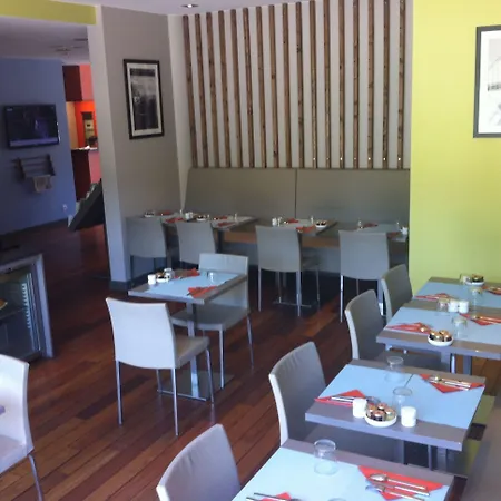 Adonis Dock Ouest Apartahotel