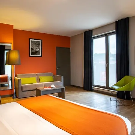 Adonis Dock Ouest Apartahotel