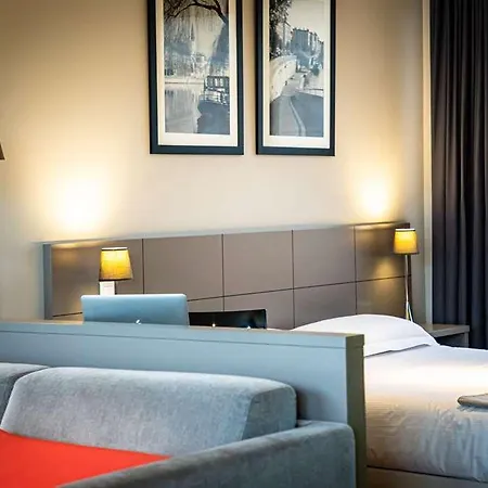 Adonis Dock Ouest 3* ليون