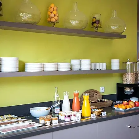 Adonis Dock Ouest 公寓式酒店 3*