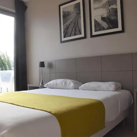 Adonis Dock Ouest Aparthotel 3*