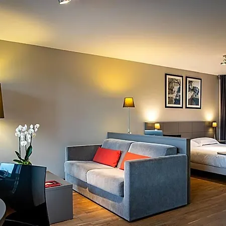 Adonis Dock Ouest Aparthotel Lyon