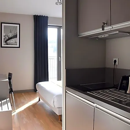 Aparthotel Adonis Dock Ouest 3*