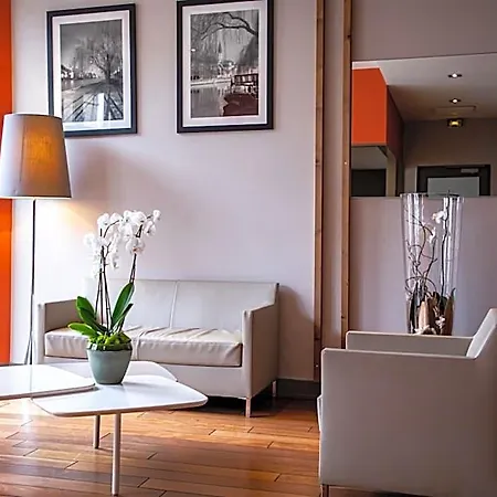 Adonis Dock Ouest Aparthotel