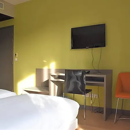 Adonis Dock Ouest Aparthotel