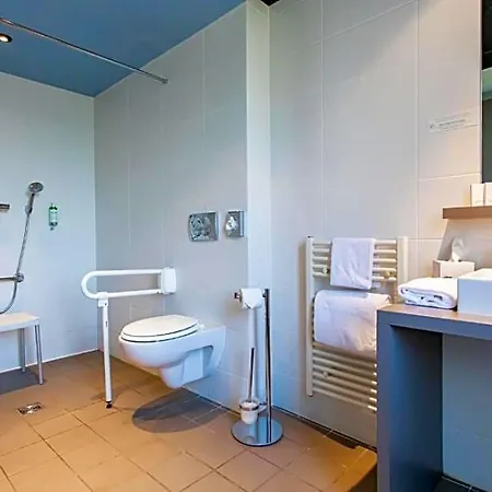 Adonis Dock Ouest Aparthotel Lyon
