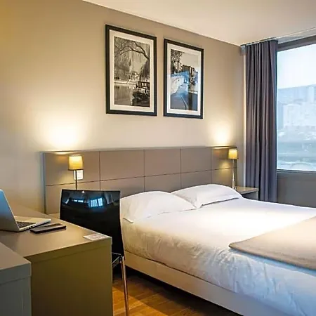 Adonis Dock Ouest Aparthotel 3*