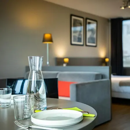 Adonis Dock Ouest 公寓式酒店 3*