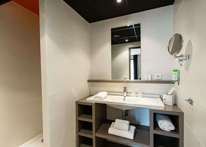 Apart Otel Adonis Dock Ouest 3*
