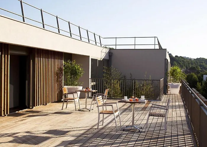 Adonis Dock Ouest