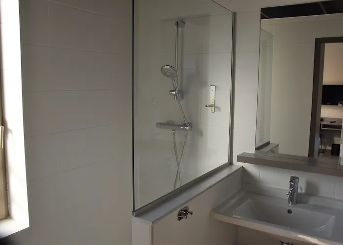 Adonis Dock Ouest 3* Lyon