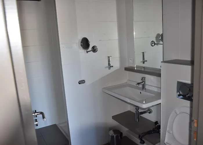 Apart Otel Adonis Dock Ouest 3*