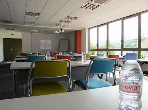 Adonis Dock Ouest アパートホテル