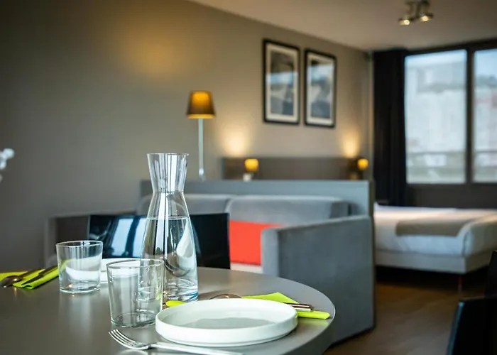 Adonis Dock Ouest アパートホテル 3*