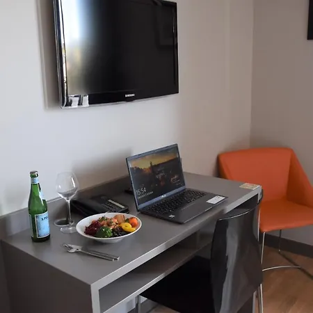 Apart-hotel Adonis Dock Ouest