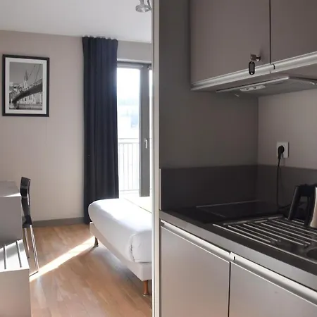 Apart-hotel Adonis Dock Ouest