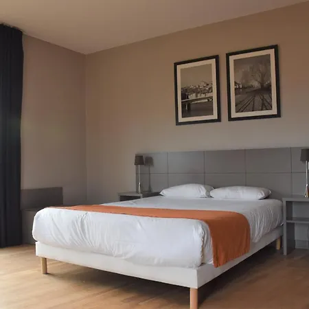 Apart-hotel Adonis Dock Ouest