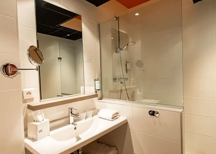 Adonis Dock Ouest 公寓式酒店